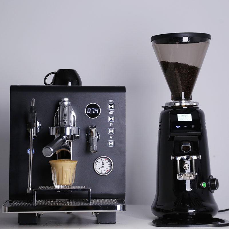 Professioneel roze semi-automa - Coffee & Tea Garden Lincoln Menu recensie en prijs